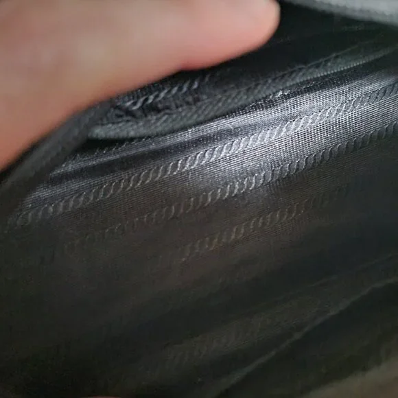 Prada bag - Picture 6 of 6